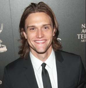 hartley sawyer height 40th emmy daytime annual awards age worth wiki girlfriend movies arrivals actor weight birthday real name notednames